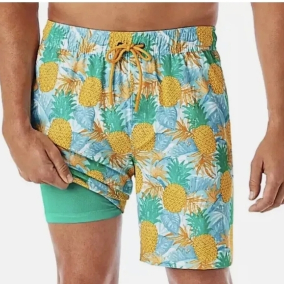 Men's XXL 4-Way Stretch UPF 50 Resort Swim Trunks Pineapple Bathing suit NWT - Picture 1 of 8